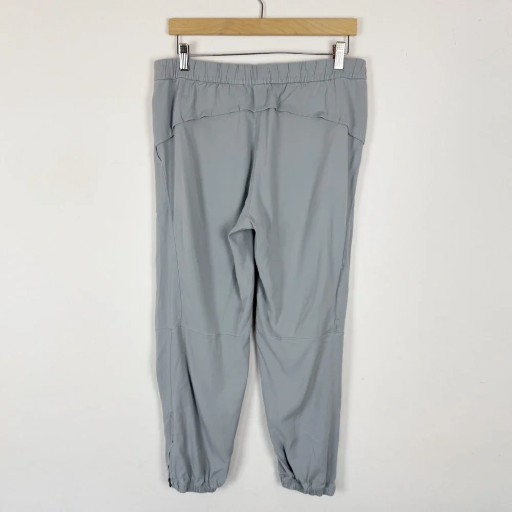 Lululemon Essential Affinity Mid Rise Jogger in Rhino Grey